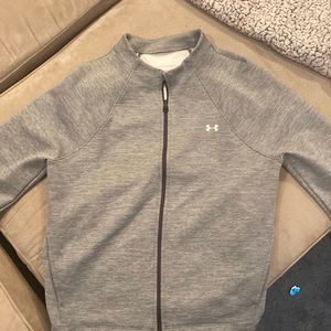 Woman’s under armor zip up